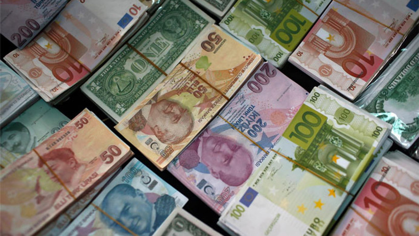 Euro 4 lirayı, dolar 3.78'i geçti