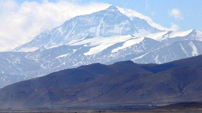 Everest'in yüksekliği yeniden ölçülecek
