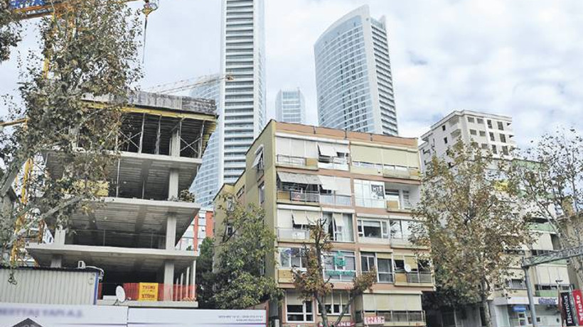 Bağdat Caddesi'nde dönüşüm enkazı!