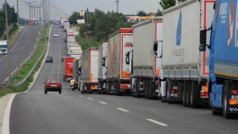 Kapıkule'de 15 kilometrelik TIR kuyruğu