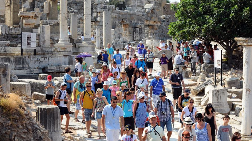 Yerli turist paket turlara yöneldi