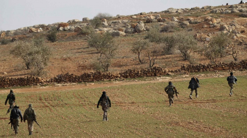 El Bab'da stratejik tepeler ele geçirildi