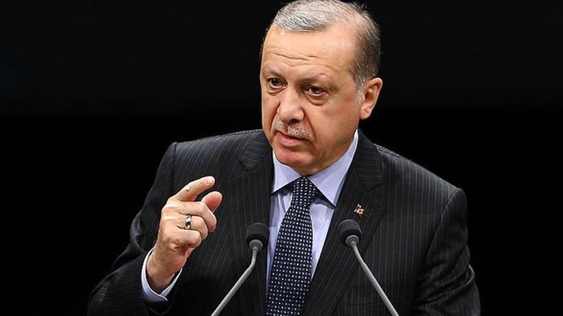 'Sen daha demokrasiyi öğrenememişsin'