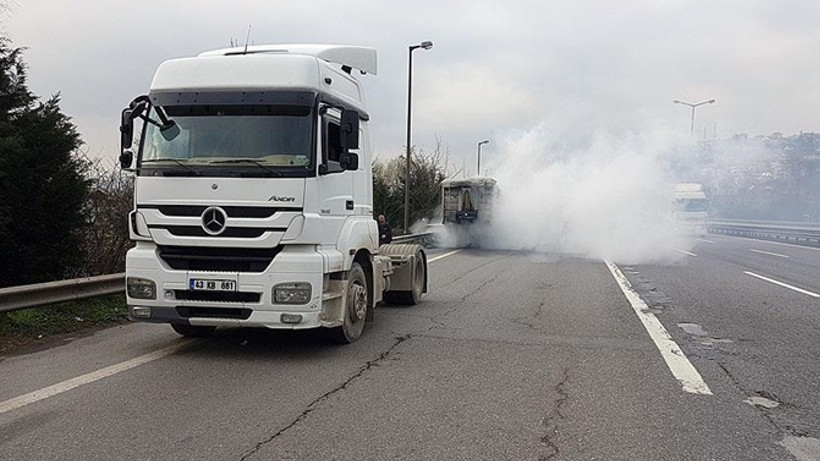 TEM Otoyolu'nda tır yangını