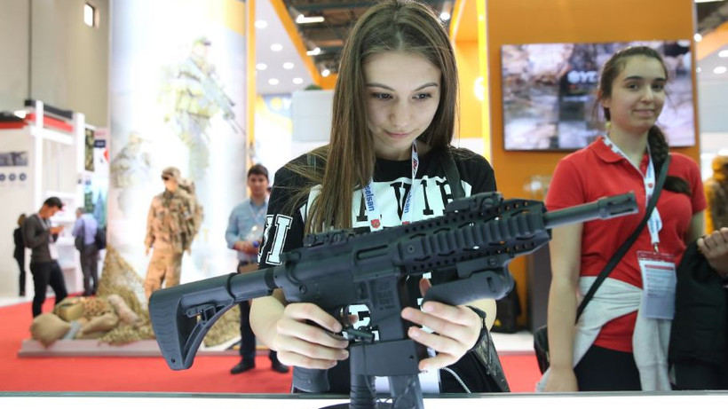 IDEF'te silah stantları büyük ilgi gördü