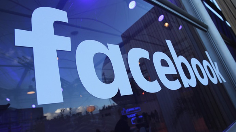 Facebook hisseleri sert düştü