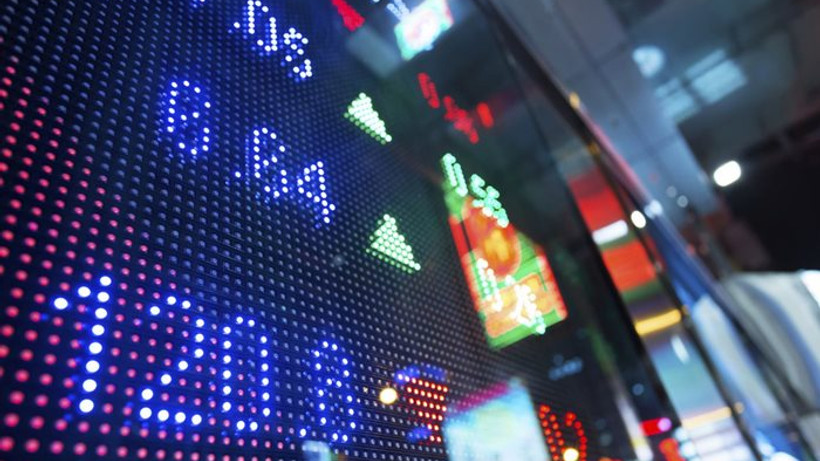 Borsa rekor kırdı, dolar yükseliyor