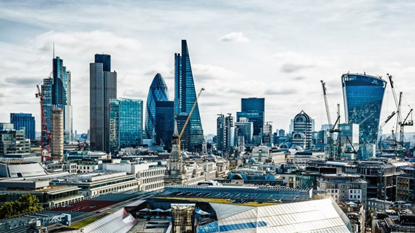 Londra'da '2. Dünya Savaşı'ndan kalma bomba' paniği