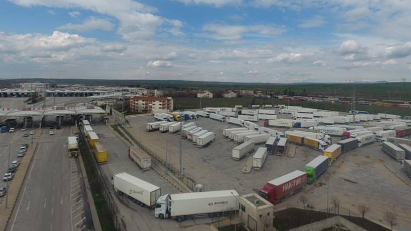 TIR'lar 23 kilometre kuyruk oluşturdu