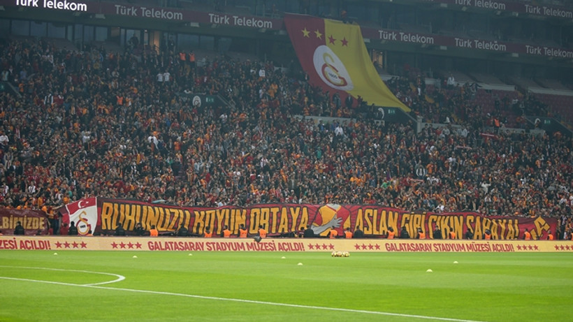 Galatasaray'a derbi öncesi taraftar desteği