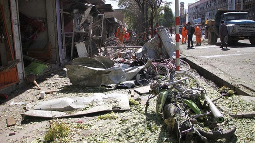 Afganistan'da bomba yüklü araçla saldırı: 15 ölü