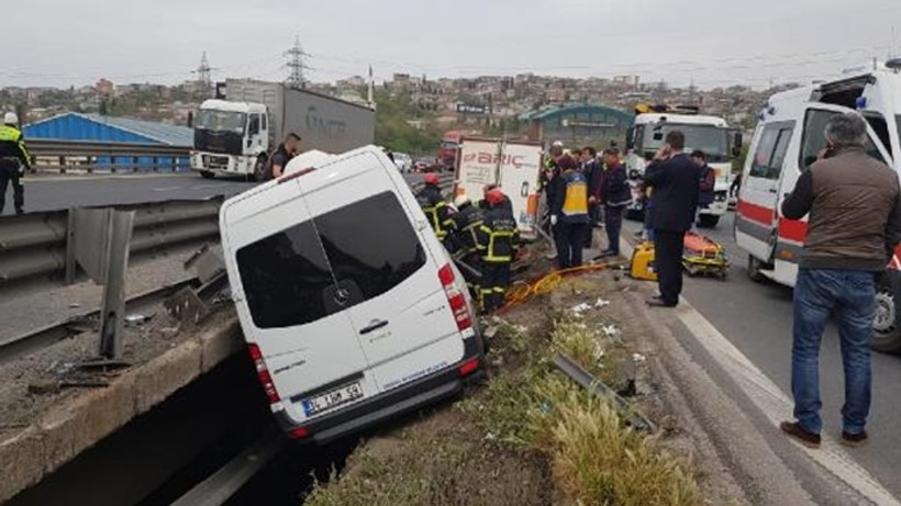 TEM'deki kazada vali ve kaymakamların eşleri yaralandı