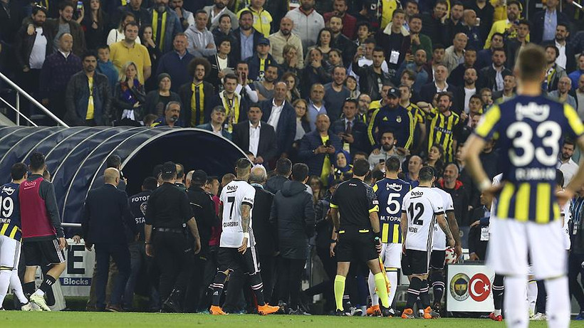 Türk futbolunun kanayan yarası: Tribün olayları