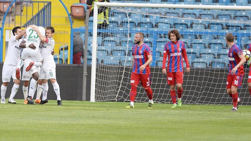 Bursaspor deplasmanda rahat kazandı