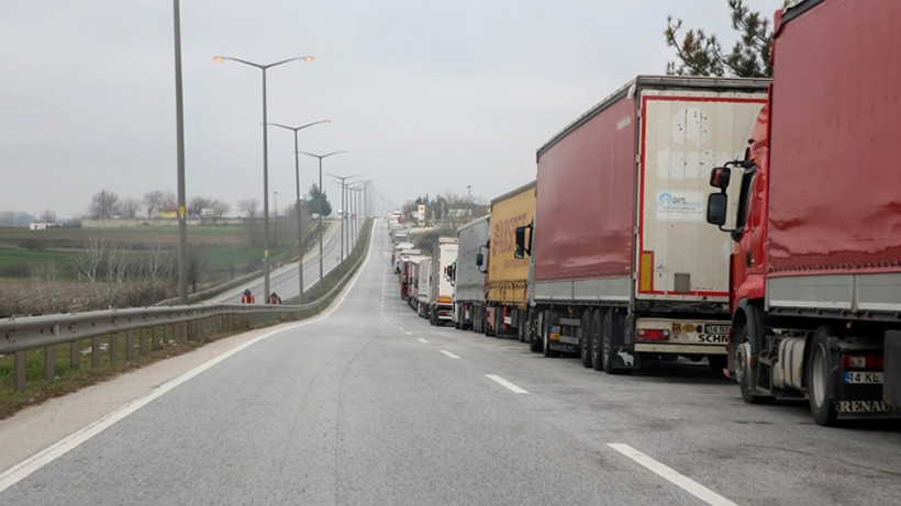Uzun TIR kuyruklarına çözüm aranıyor