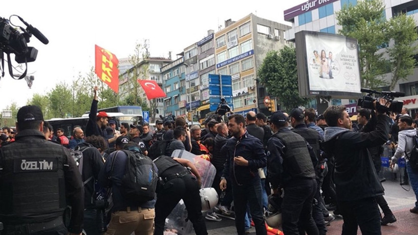 Taksime çıkmak isteyen grup gözaltına alındı