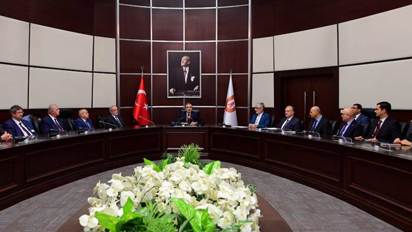 Yerli elektromanyetik top sahaya çıkacak