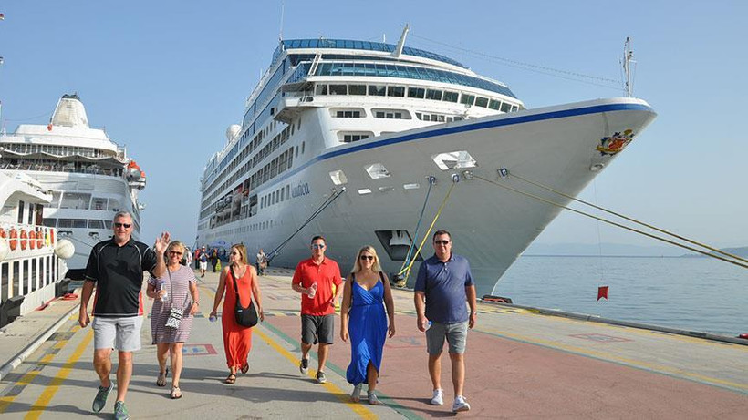 Turist sayısı yüzde 32 arttı