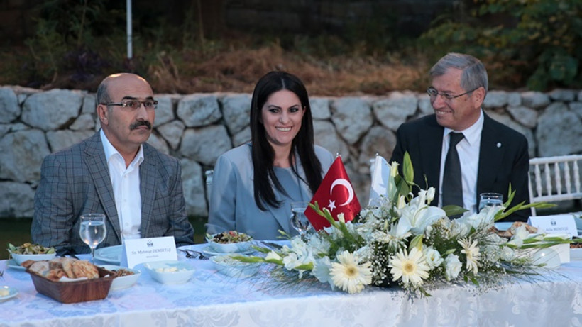 Sarıeroğlu: Dolar daha da düşecek