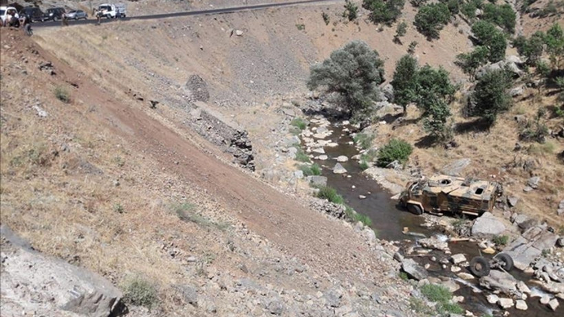 Şırnak'ta zırhlı araç şarampole devrildi: 1 ölü, 13 yaralı