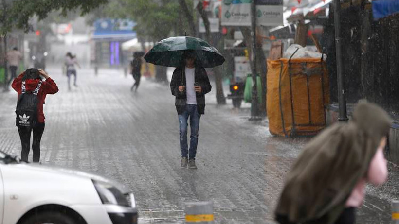 Meteoroloji İstanbul için saat verdi