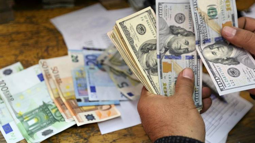 Dolar, 4.94 seviyesini gördü