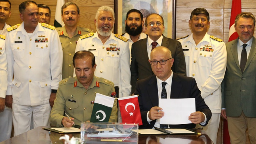 Pakistan'daki 4 korvetin ihalesini Türkiye aldı