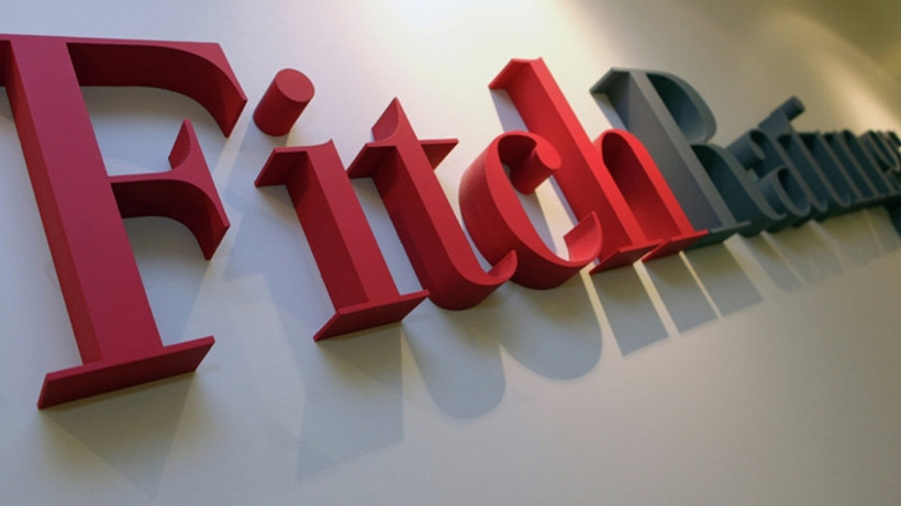 Fitch, 4 bankanın notlarını indirdi