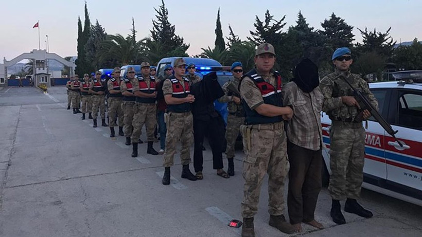 MİT Afrin'de 9 YPG'li yakaladı