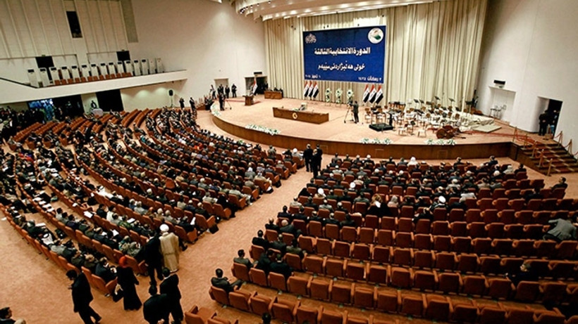 Irak'ın yeni meclisindeki anlaşmazlıklar oturumu erteletti
