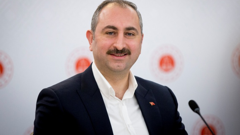 Adalet Bakanı Gül: Ekonomi ile hukuk iç içedir