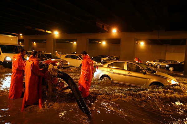 İzmir'i sel aldı - Sayfa 4