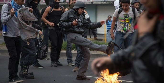 Meksika'da polise öfke dinmiyor - Sayfa 3