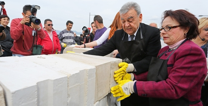 Kadına şiddete karşı duvar örüldü - Sayfa 4