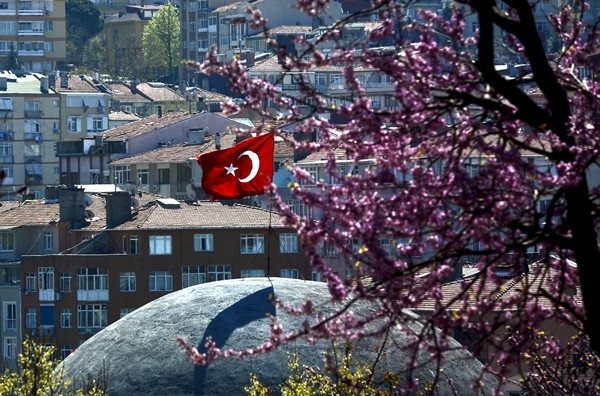 İstanbul'da Erguvan vakti - Sayfa 1