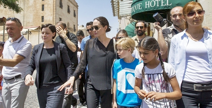 Angelina Jolie, Mardin'de - Sayfa 1
