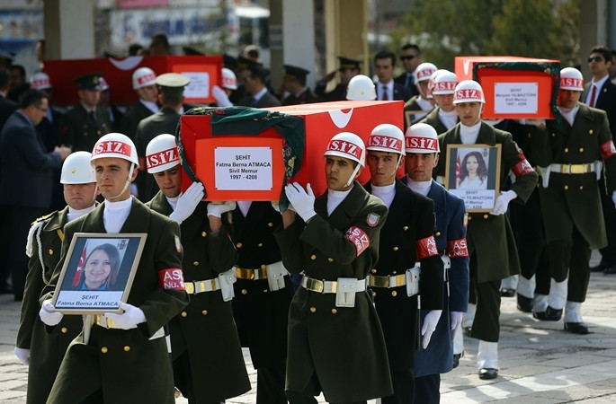 Türkiye şehitlerini uğurladı - Sayfa 1