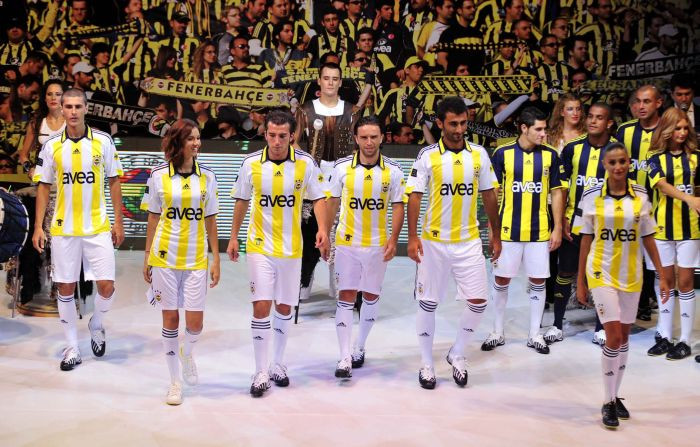 Fenerbahçe, yeni formalarını görücüye çıkardı - Sayfa 1