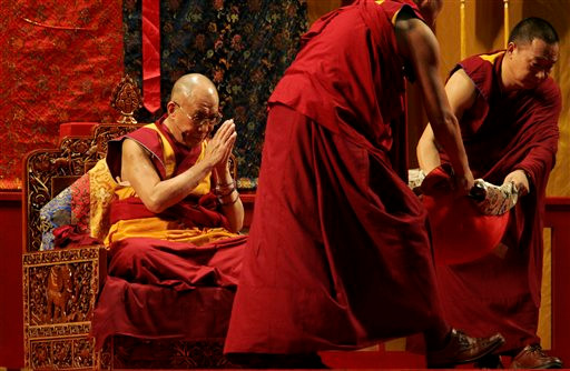 Dalai Lama, 17 bin Budist'le birlikte dua etti - Sayfa 2