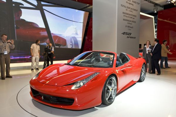 540 bin Euro'luk yeni Ferrari Türkiye yollarında - Sayfa 1