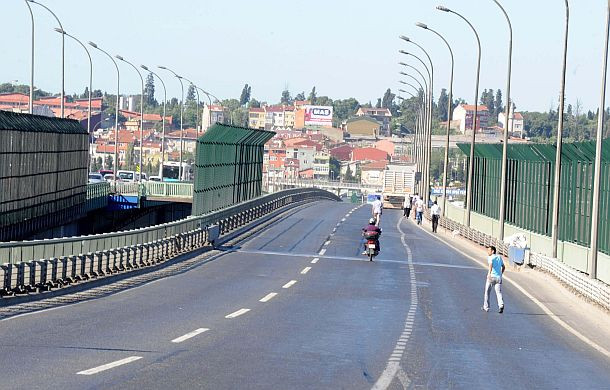 İstanbullu'nun trafik çilesi başladı - Sayfa 1