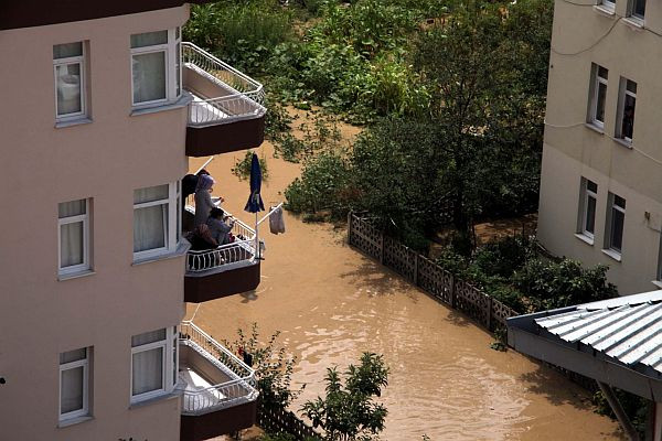 Samsun'u yine sel aldı - Sayfa 1