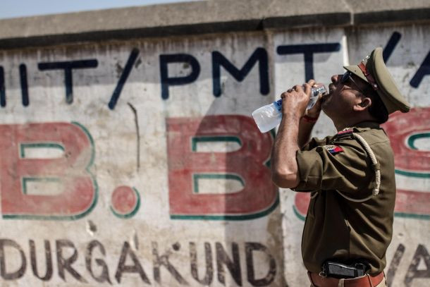 Büyük bağlılık için 100 kilometre yürüyorlar - Sayfa 3