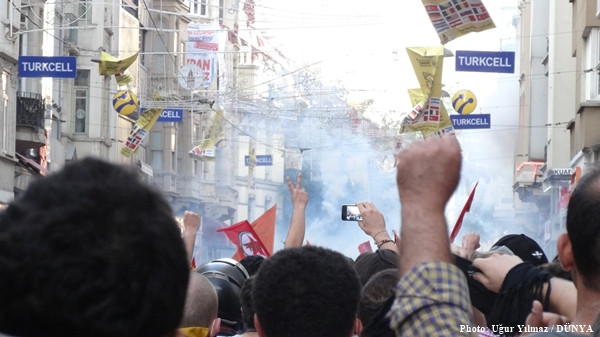 Taksim bu sabah gözyaşı ile yıkanıyor - Sayfa 2