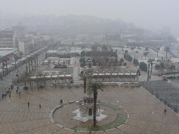 İzmir Doğal Yaşam Parkı'nda kar şaşkınlığı - Sayfa 1