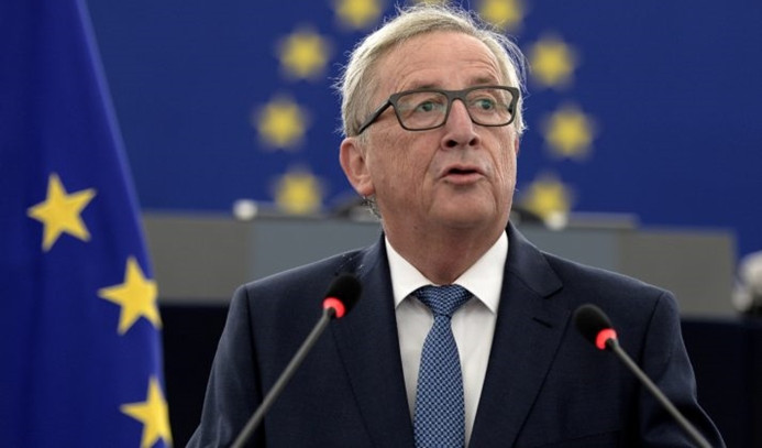 Juncker: Türkiye'deki dev adımlarla Avrupa'dan uzaklaşıyor