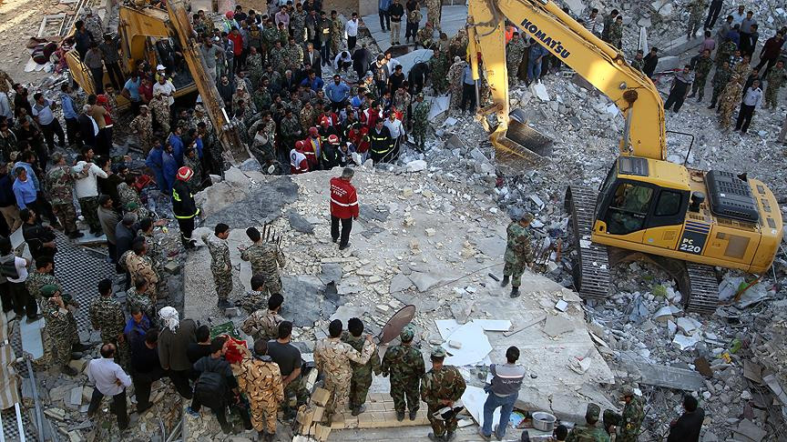 İran'daki depremde ölü sayısı 450'yi geçti