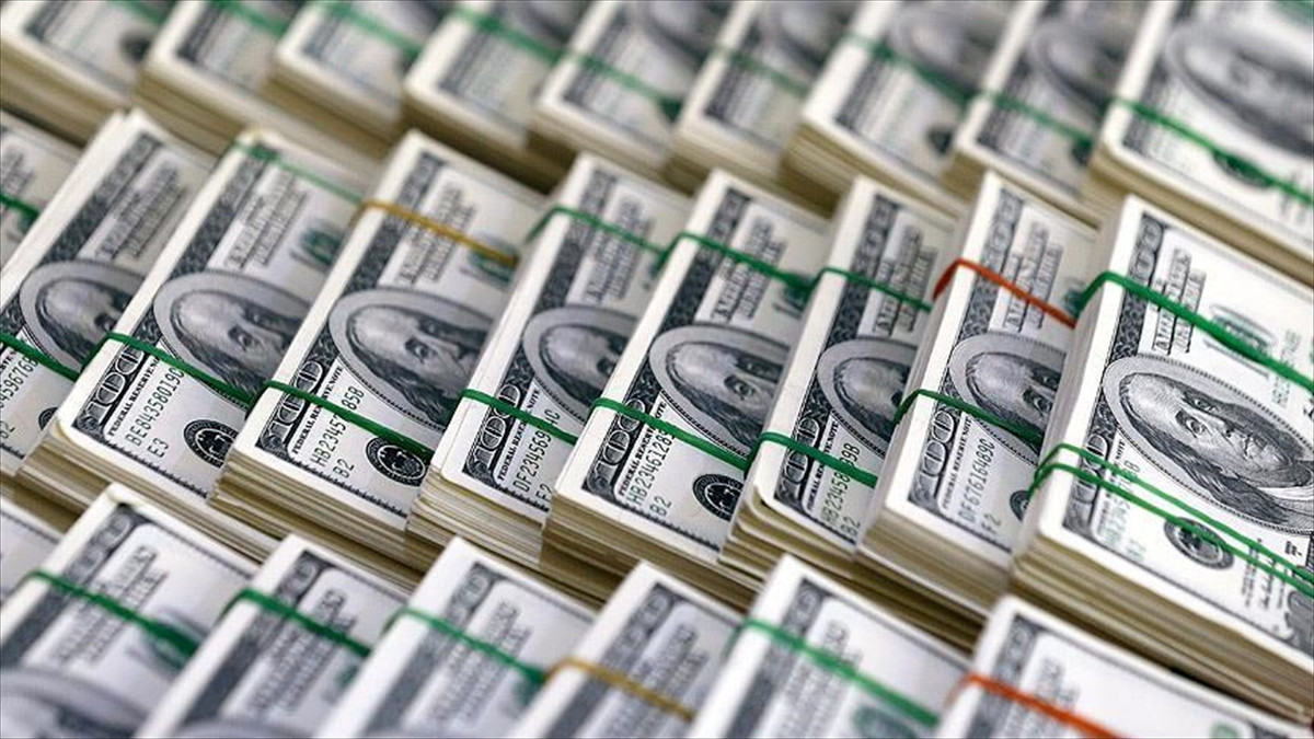 Dolar ve euro yeni güne rekorla başladı