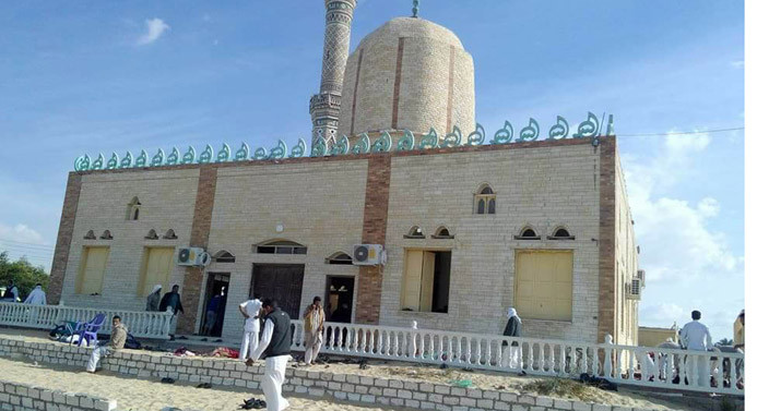Mısır'da camiye bombalı ve silahlı saldırı: 235 ölü