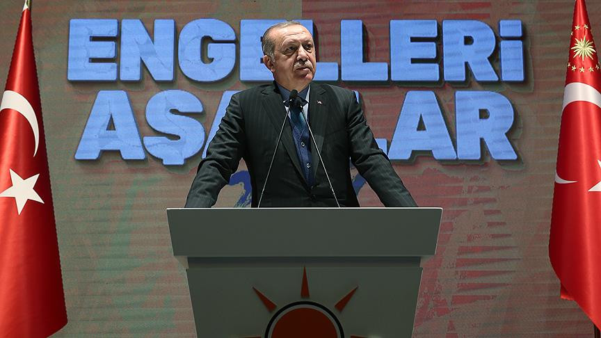 Erdoğan: İsteyen herkesin yurtdışına parasını çıkarma hakkı var